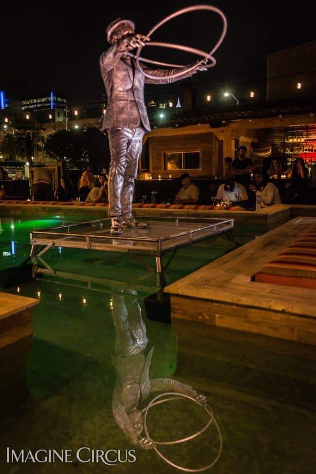 Dustin, Living Statue, Hooper, Imagine Circus, Mulino, Photo by Slater Mapp