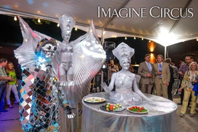 Mirror Man, Silver, Stilt Walker, Strolling Table, Classy Art, Imagine Circus, Performer, Adrenaline, Tain, Azul, Photo by The Nixons Photography