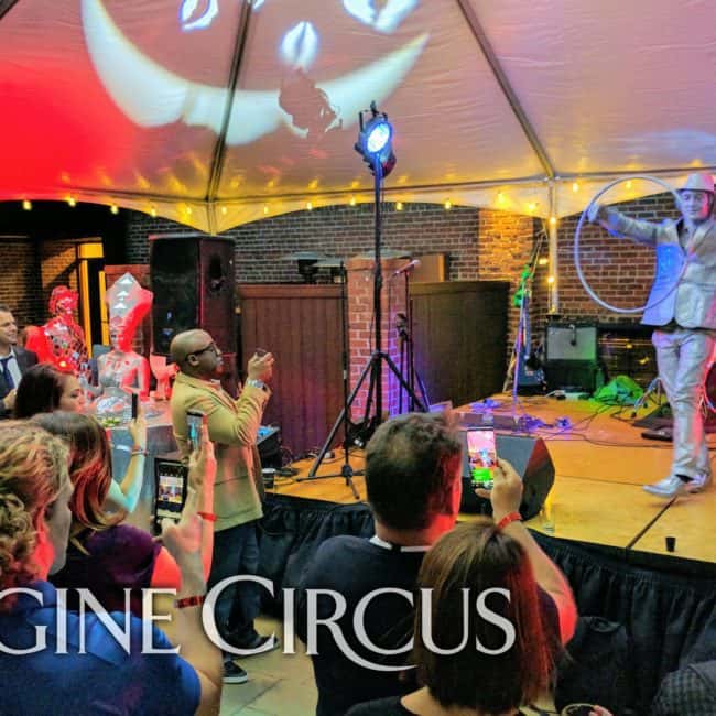 Silver Hoop Statue, Living Statue, Performer, Classy Art, Imagine Circus, Dustin, Photo by the Nixons Photography