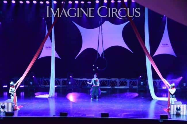 Juggler, Stage Show, Harrahs Casino, Cherokee, NC, Imagine Circus, Performer, Adam, Photo by Susan Dipert Scott