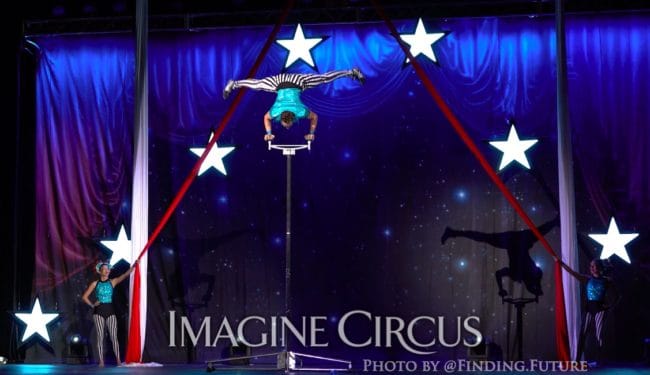 Acrobat, Hand Balancer, Rocco, Cirque Celebration, Stage Show, Imagine Circus Performer, Photo by Finding Future