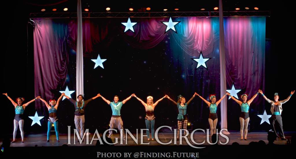 Group Final Bow, Cirque Celebration, Stage Show, Imagine Circus Performer, Photo by Finding Future