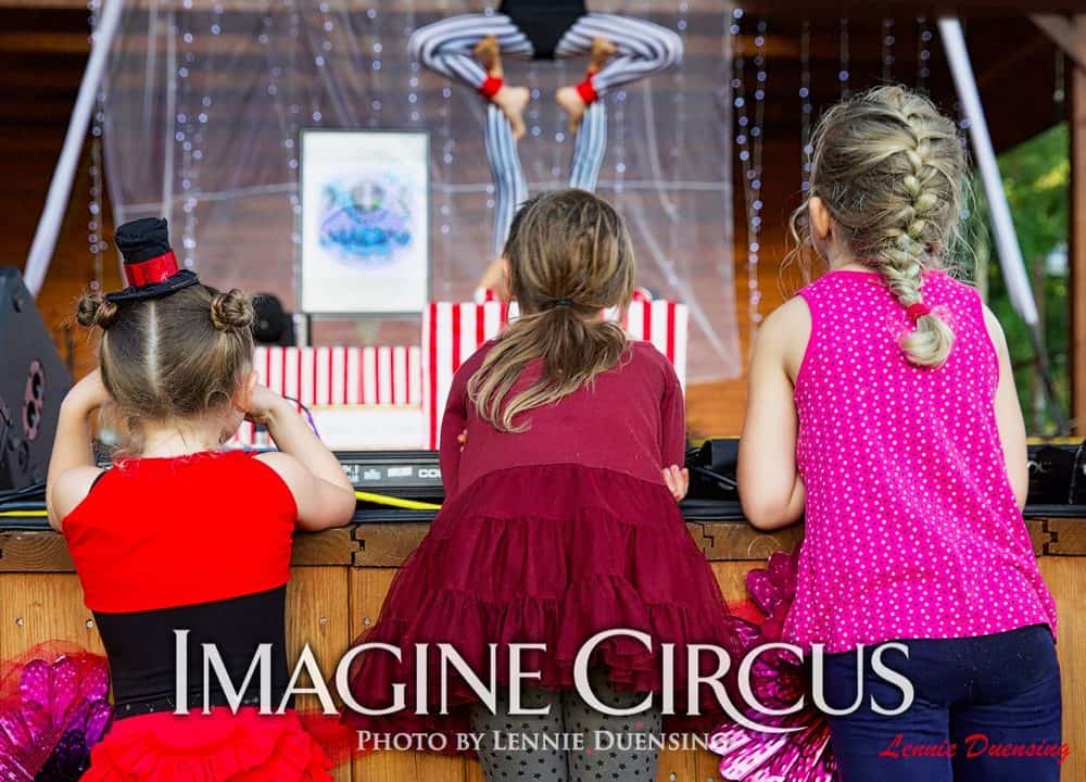 Interactive Kids Show, Cirque du Floyd, Imagine Circus, Photo by Lennie Duensing