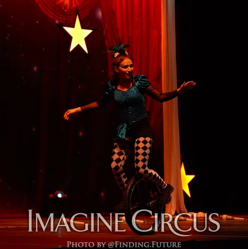 Juggling, Unicycle Juggler, Lucy, Cirque Celebration, Stage Show, Imagine Circus Performer, Photo by Finding Future